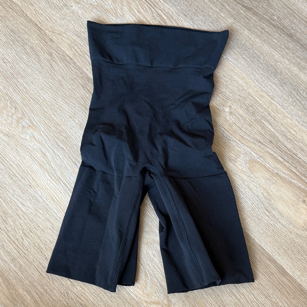 Underoutfit Seamless Black Shapewear
